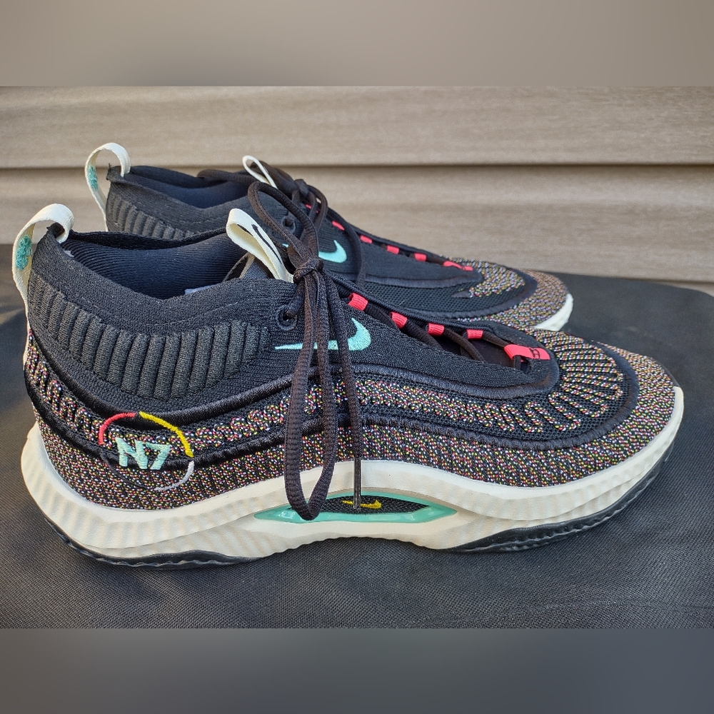 The Nike Cosmic Unity 3 'N7' Embroidered Multi-colored Basketball Shoes Sz 10.5